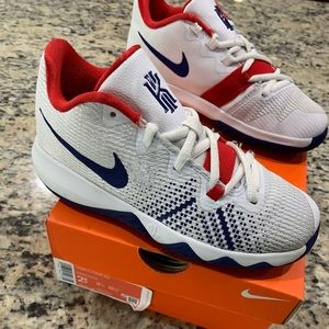 ‼️SOLD‼️KIDS NIKE KYRIE FLYTRAP